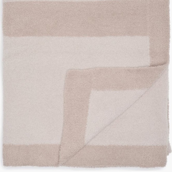 NWT Barefoot Dreams Color Block Sandstone CozyChic Cream Blanket - Picture 3 of 3